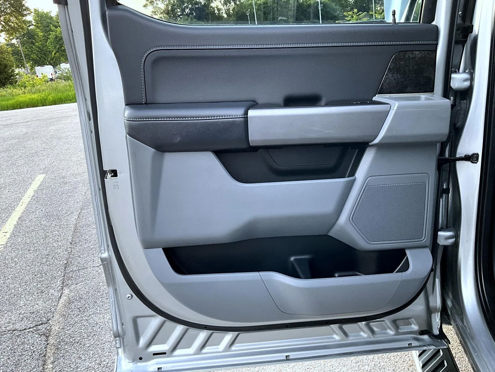 Used 2023 Silver Ford XLT image 21