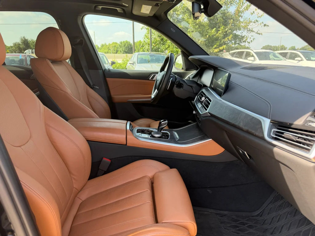 Used 2022 Jet Black BMW sDrive40i image 12
