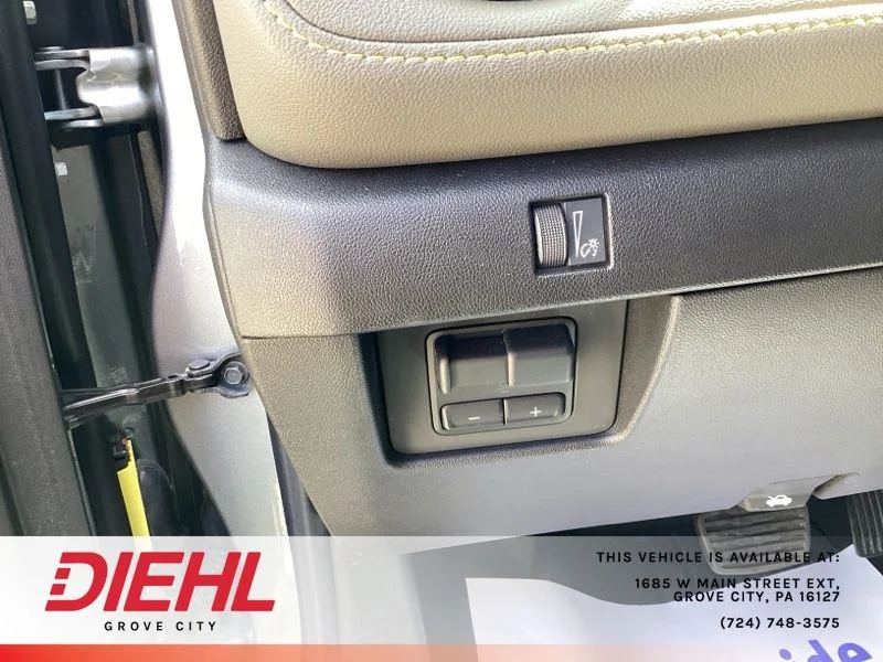 Used 2025 Gray Chevrolet ZR2 image 25