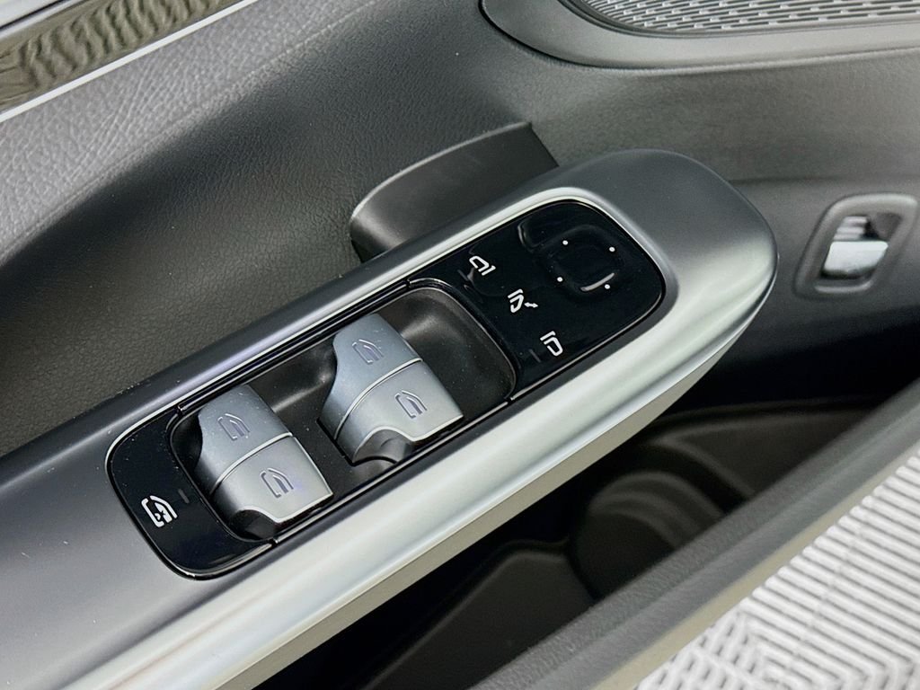 Used 2026 Silver Mercedes-Benz C 300 image 16