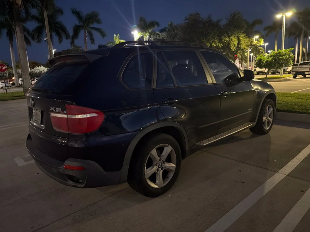 Used 2010 Monaco Blue Metallic BMW xDrive30i image 11