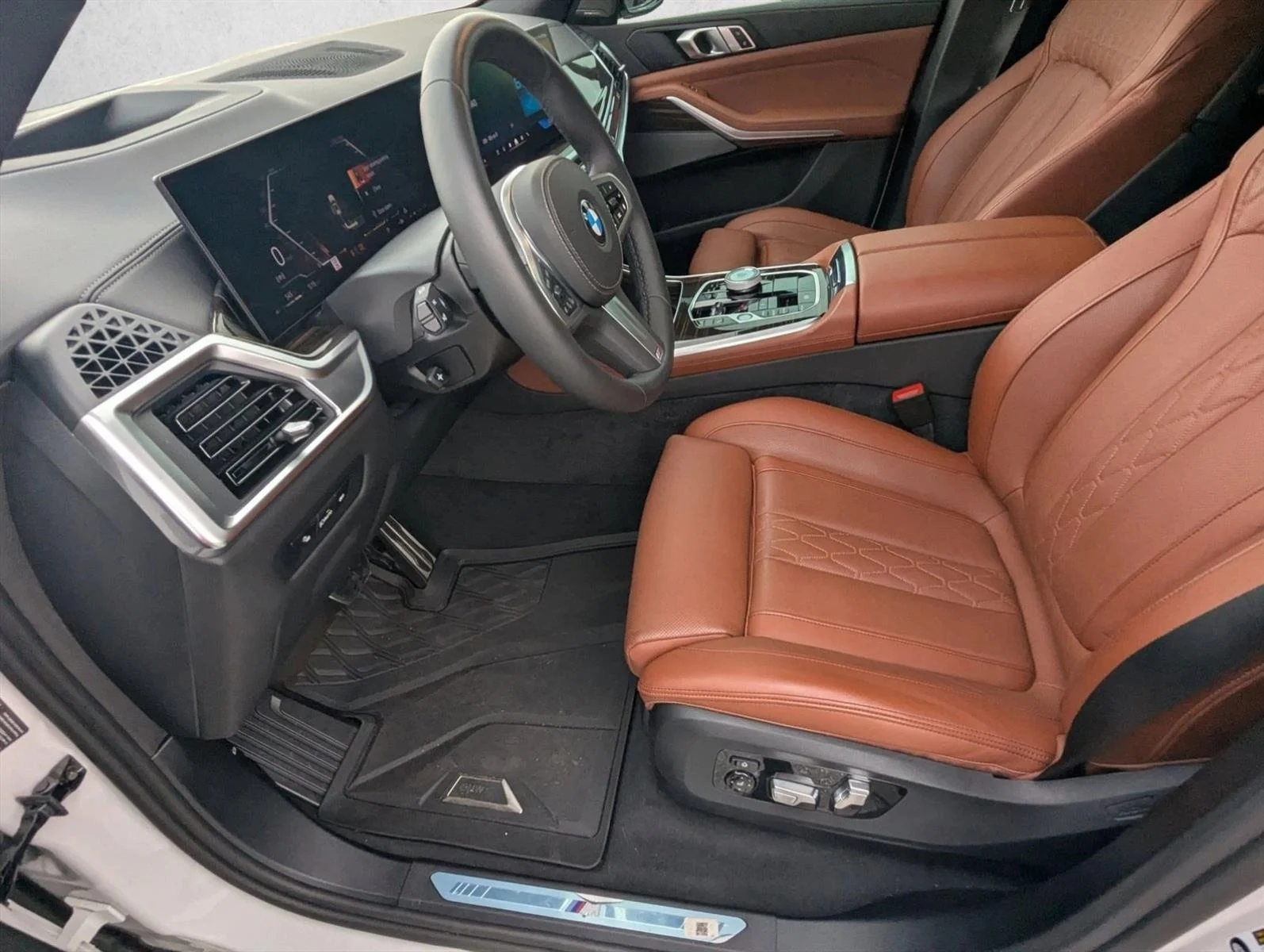 Used 2026 Mineral White Metallic BMW sDrive40i image 12