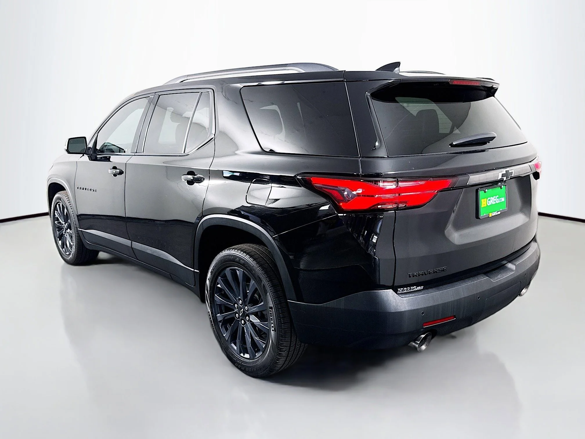Used 2022 Mosaic Black Metallic Chevrolet RS image 5
