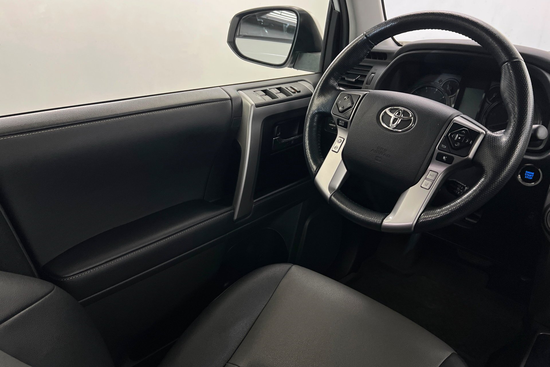 Used 2024 White Toyota SR5 Premium image 12