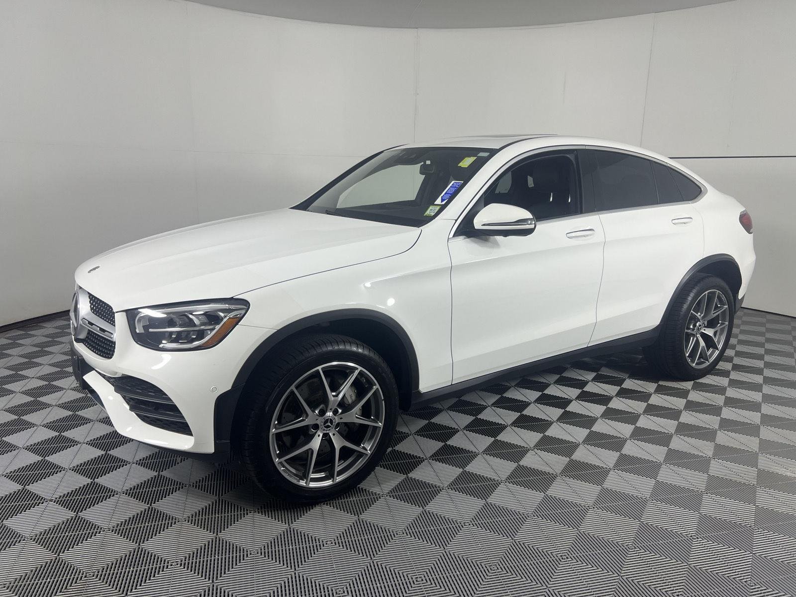 Used 2023 Polar White Mercedes-Benz GLC 300 image 7