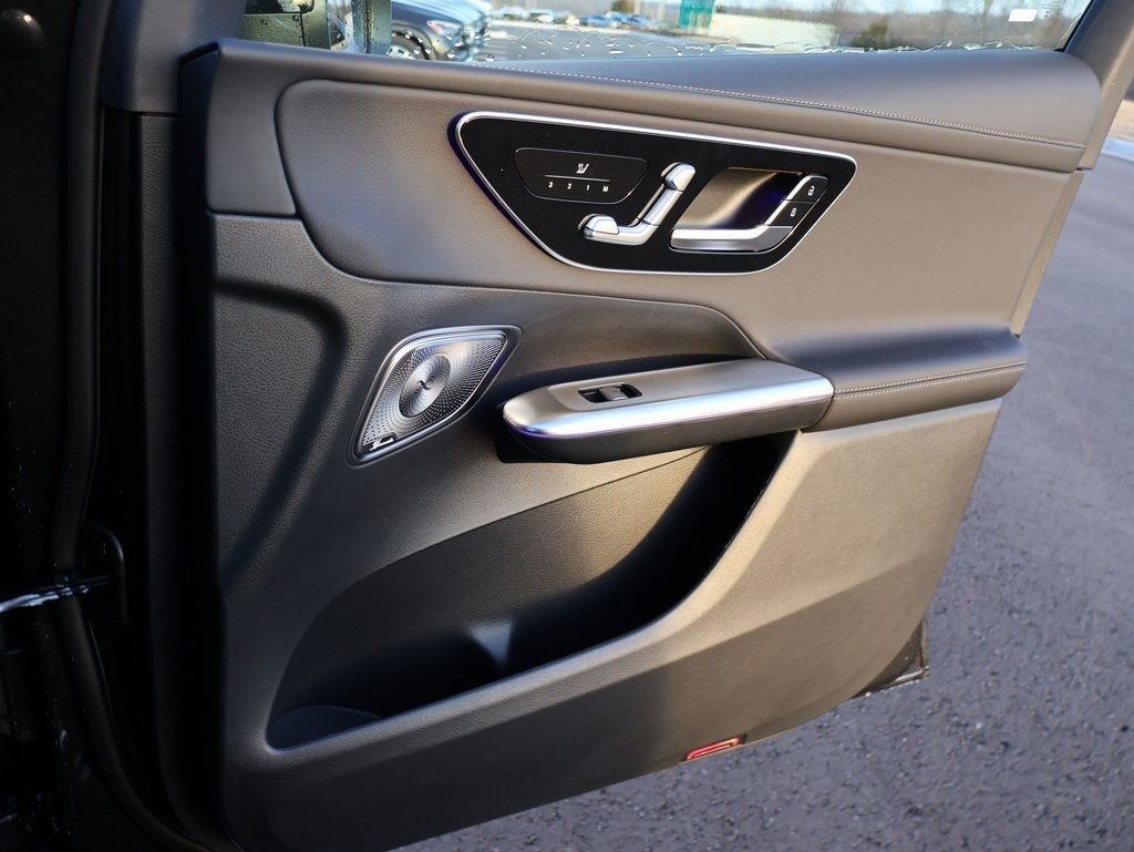 New 2026 Graphite Grey Metallic Mercedes-Benz GLC 300 image 13