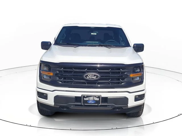 New 2026 Oxford White Ford XLT image 2