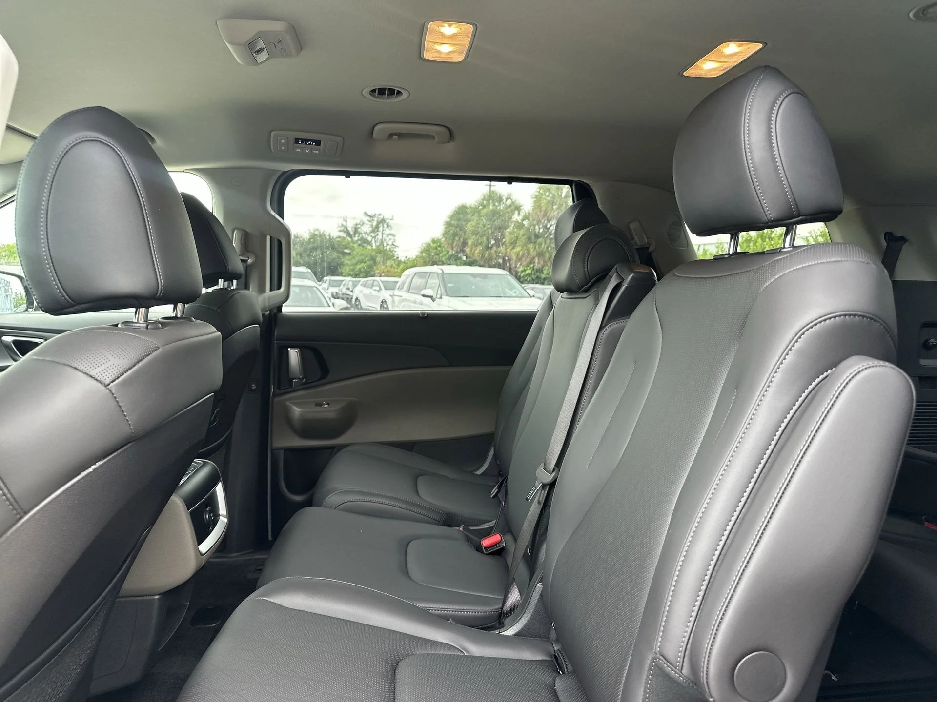 New 2026 Ceramic Silver Kia EX image 23