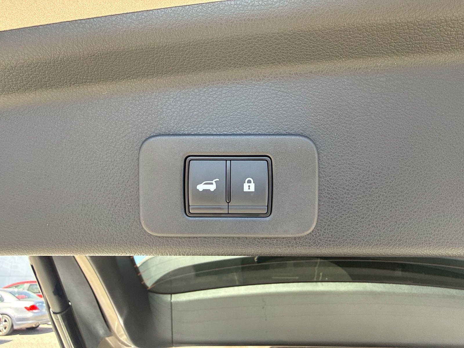 Used 2026 Champagne Silver Metallic Nissan SL image 9
