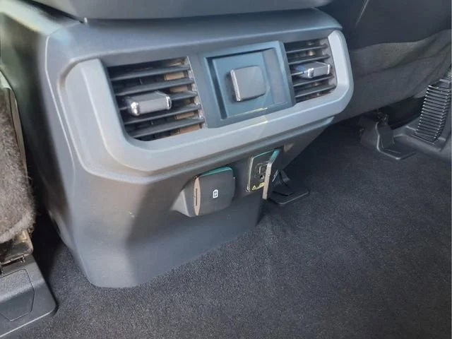 Used 2023  Ford XL image 27