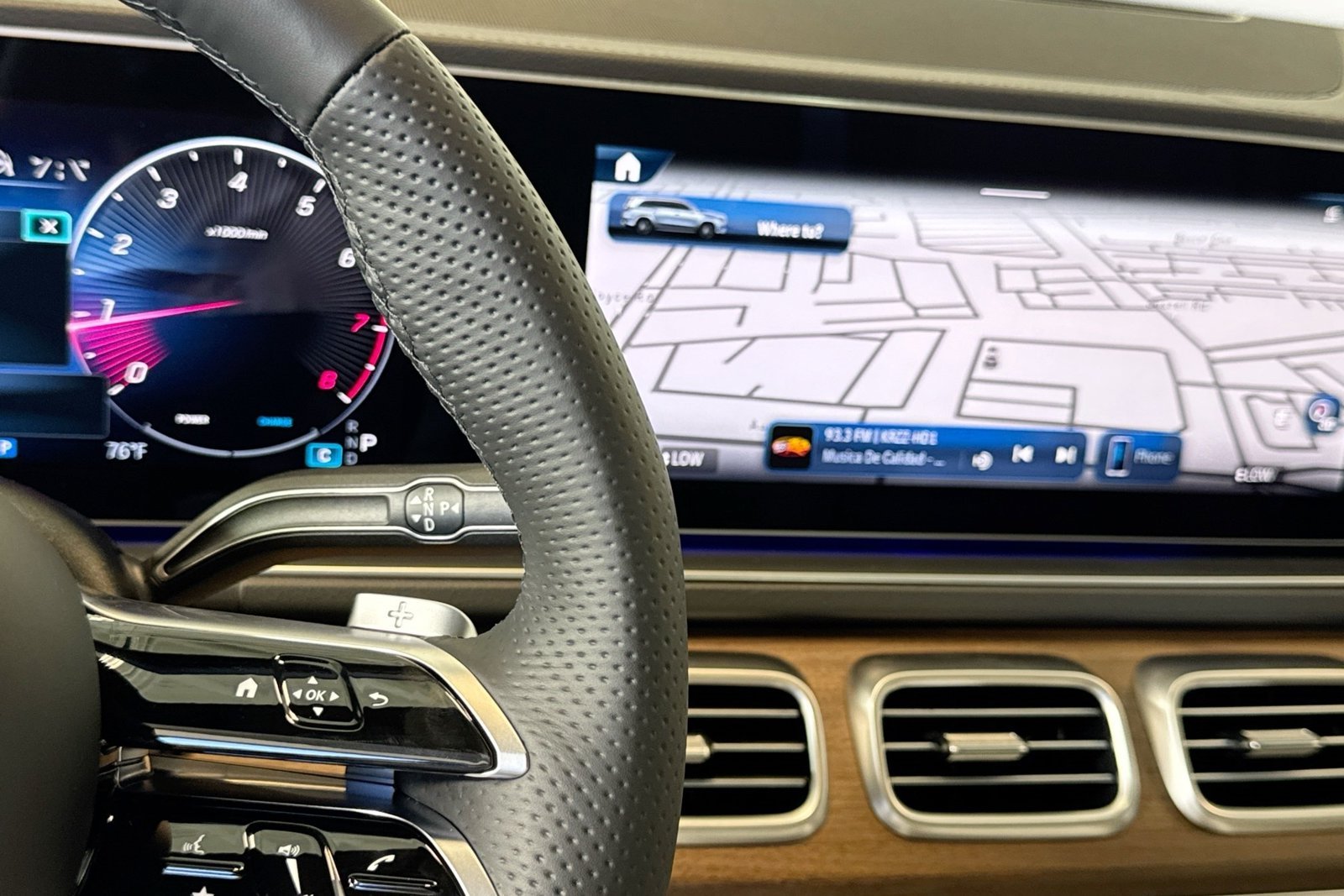 New 2026 Polar White Mercedes-Benz GLS 580 image 15