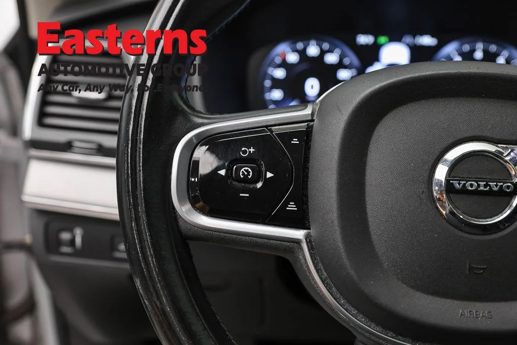 Used 2022 Gray Volvo T5 Momentum image 15