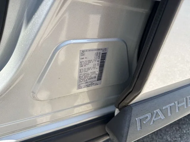 Used 2023 Silver Nissan SL image 36