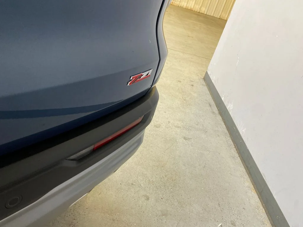 Used 2026 Blue Chevrolet Z71 image 19