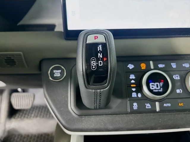 New 2025 White Land Rover S image 18