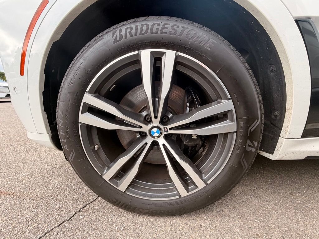 Certified Used 2025 Mineral White Metallic BMW xDrive40i image 6