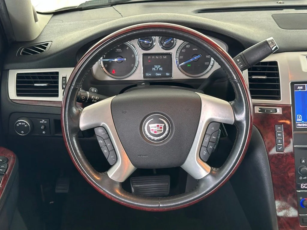Used 2013 White Cadillac Premium image 13