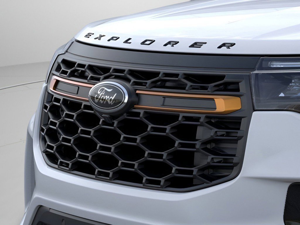 New 2026 Space White Metallic Ford Tremor image 19