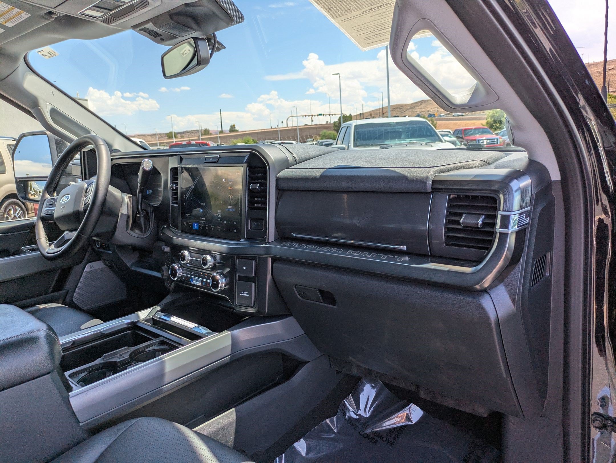 Certified Used 2025 Black Metallic Ford LARIAT image 31