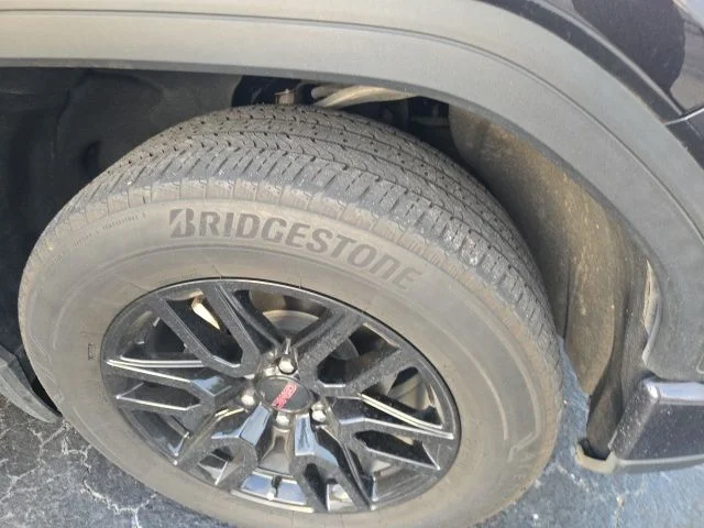 Used 2023 Silver GMC Elevation image 5