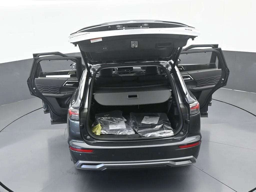 New 2026 Gray Mitsubishi SEL image 67