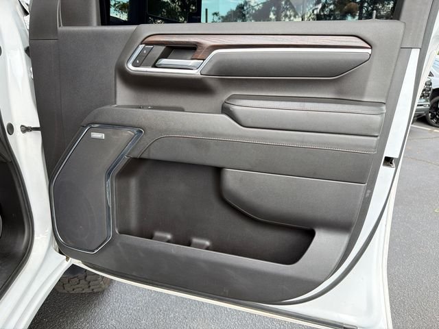 Used 2024 White GMC SLT image 14
