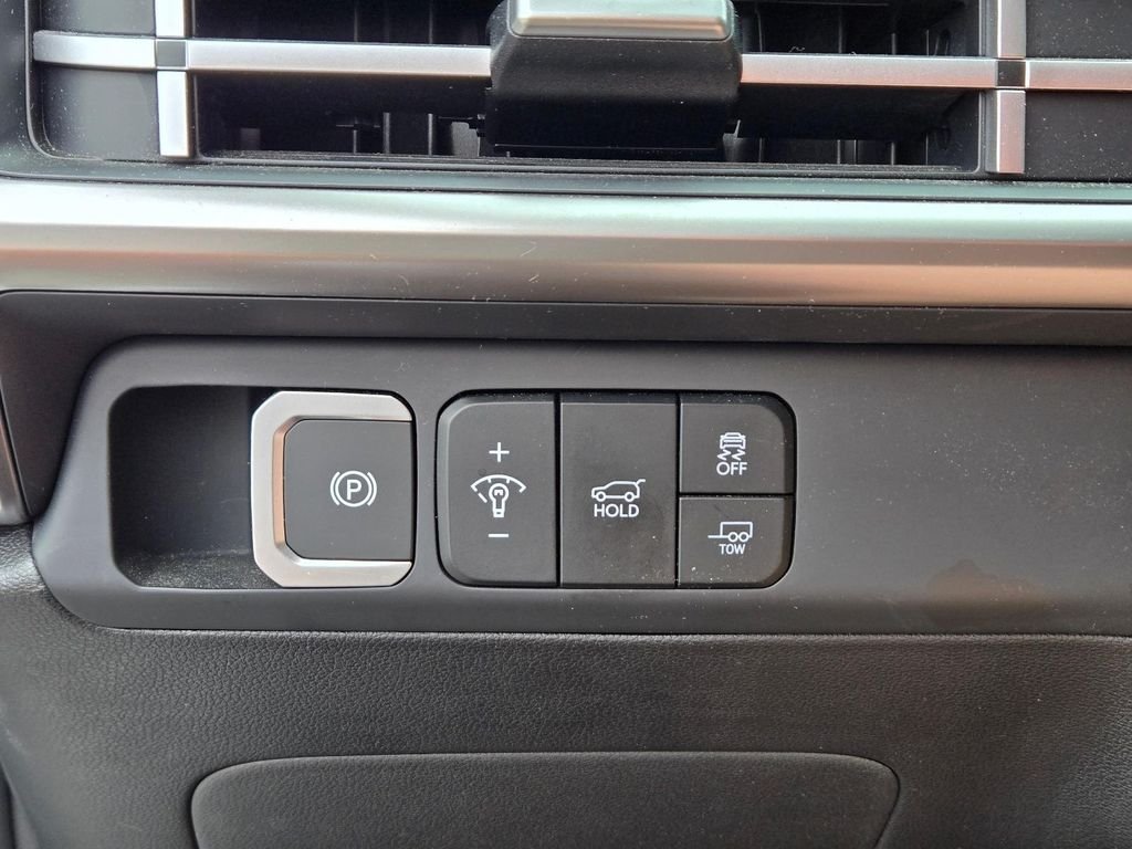 Used 2024 White Hyundai XRT image 19
