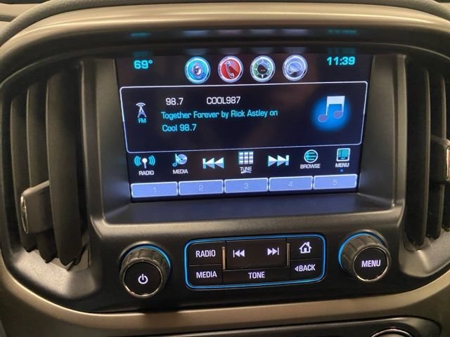 Used 2016 Red Chevrolet Z71 image 6