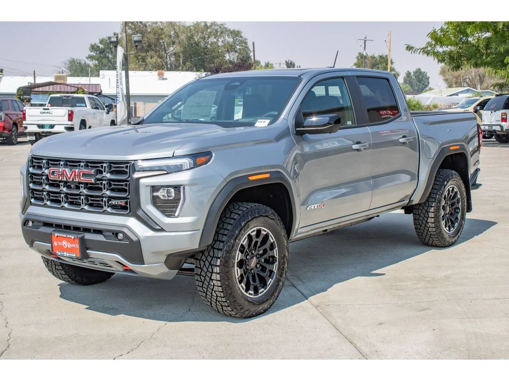 2026 GMC Canyon AT4 - Photo 4