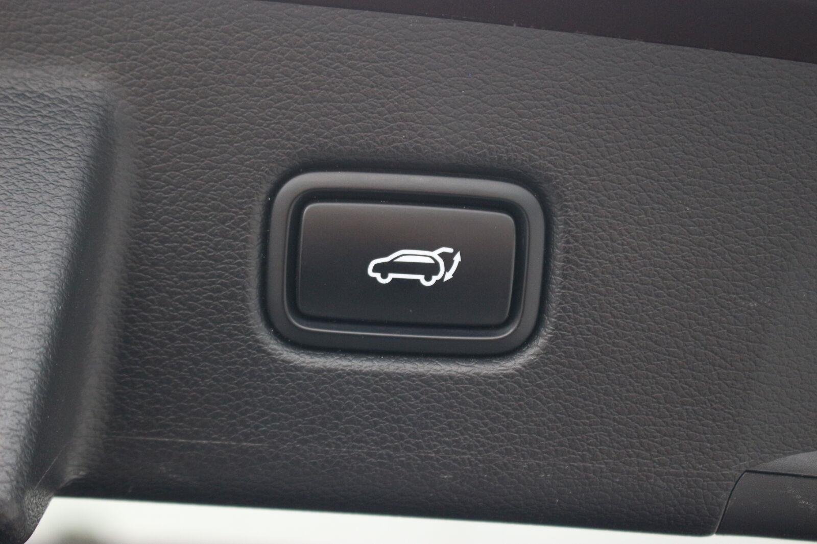 Used 2022 Red Kia EX image 11