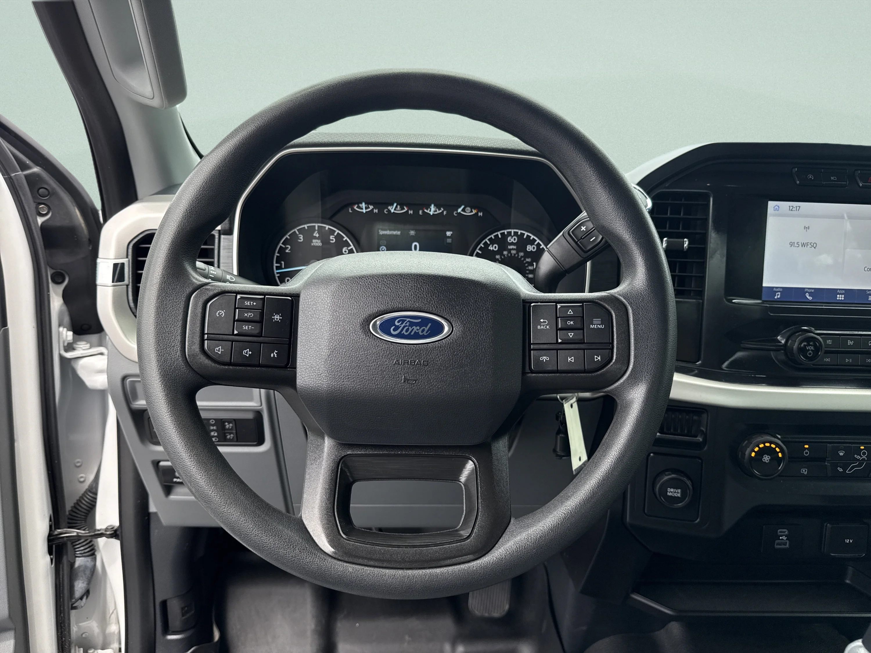 Used 2021 Oxford White Ford XL image 39