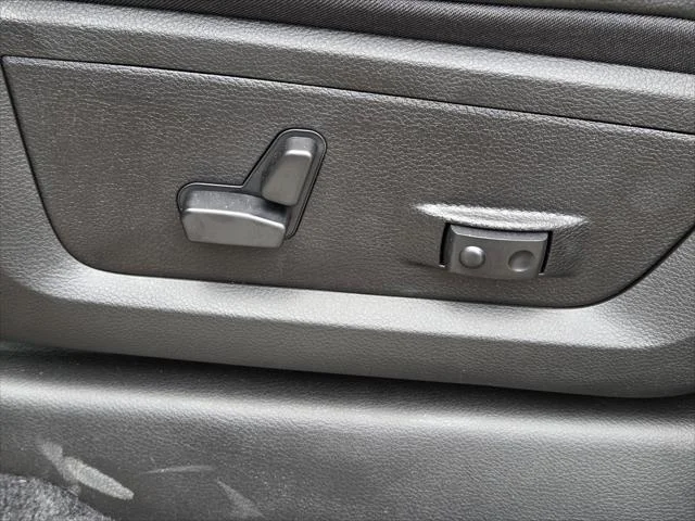 New 2026 Silver-Zynith Exterior Paint RAM Laramie image 20