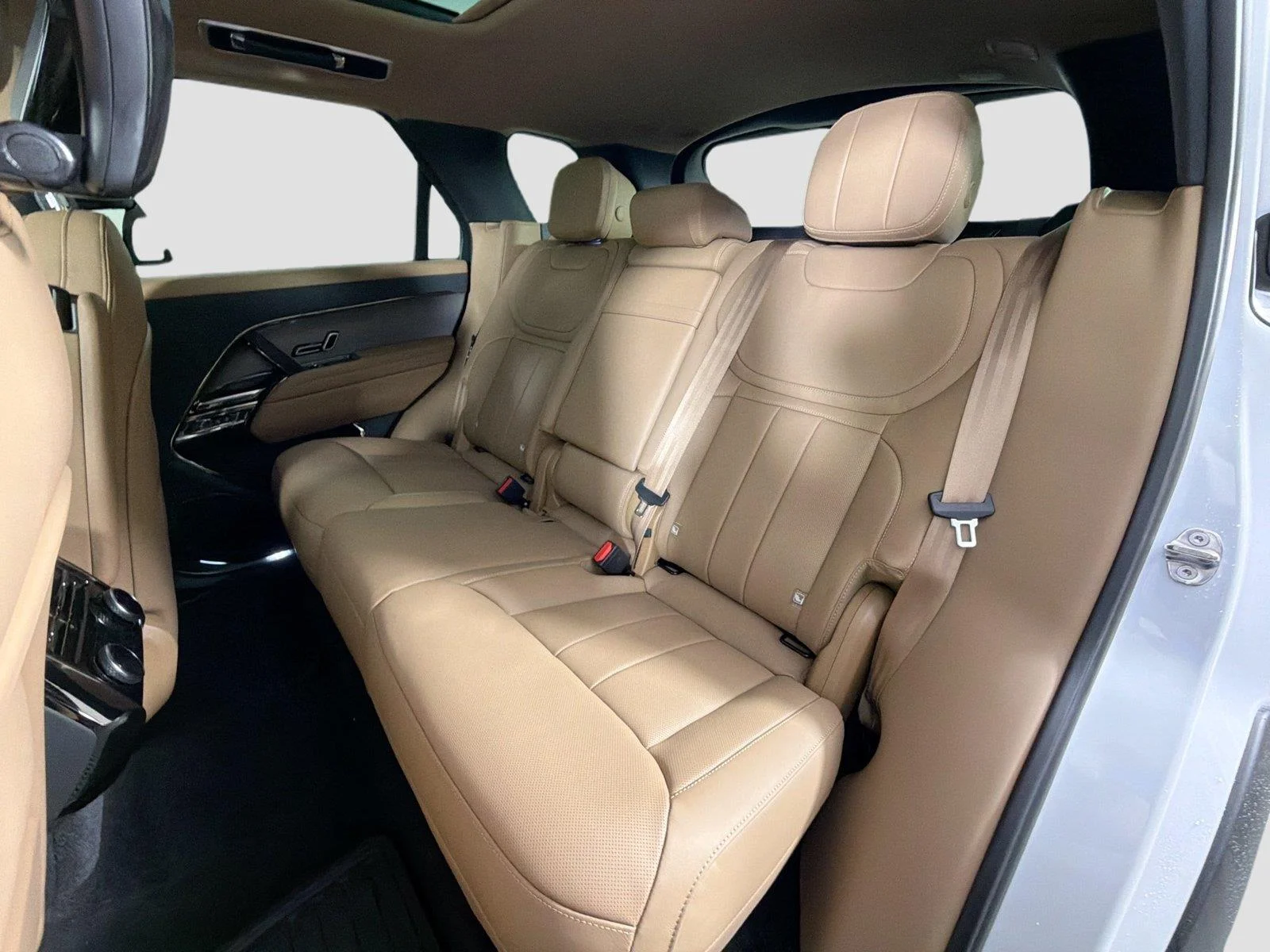 Certified Used 2026 Fuji White Land Rover SE P360 image 24