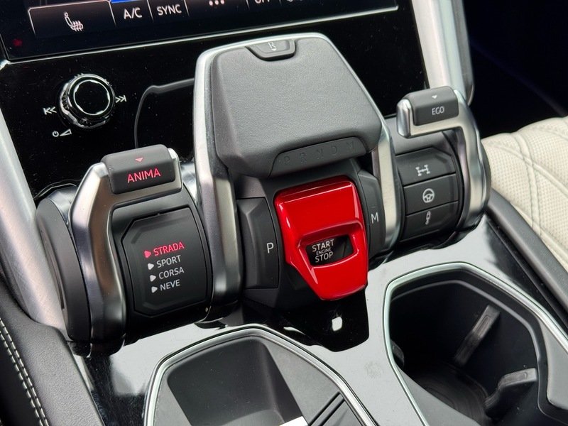 Used 2019  Lamborghini Base image 64