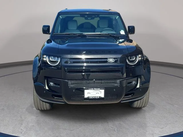 New 2026 Santorini Black Land Rover X-Dynamic SE image 2