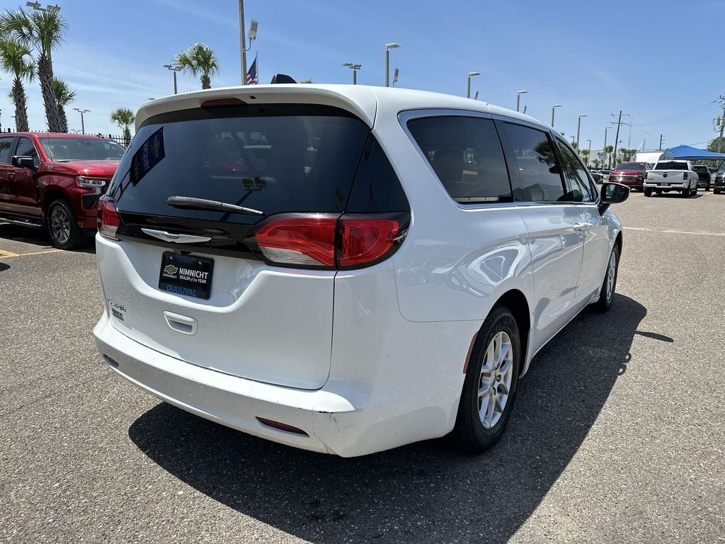 Used 2023 White Chrysler LX image 16