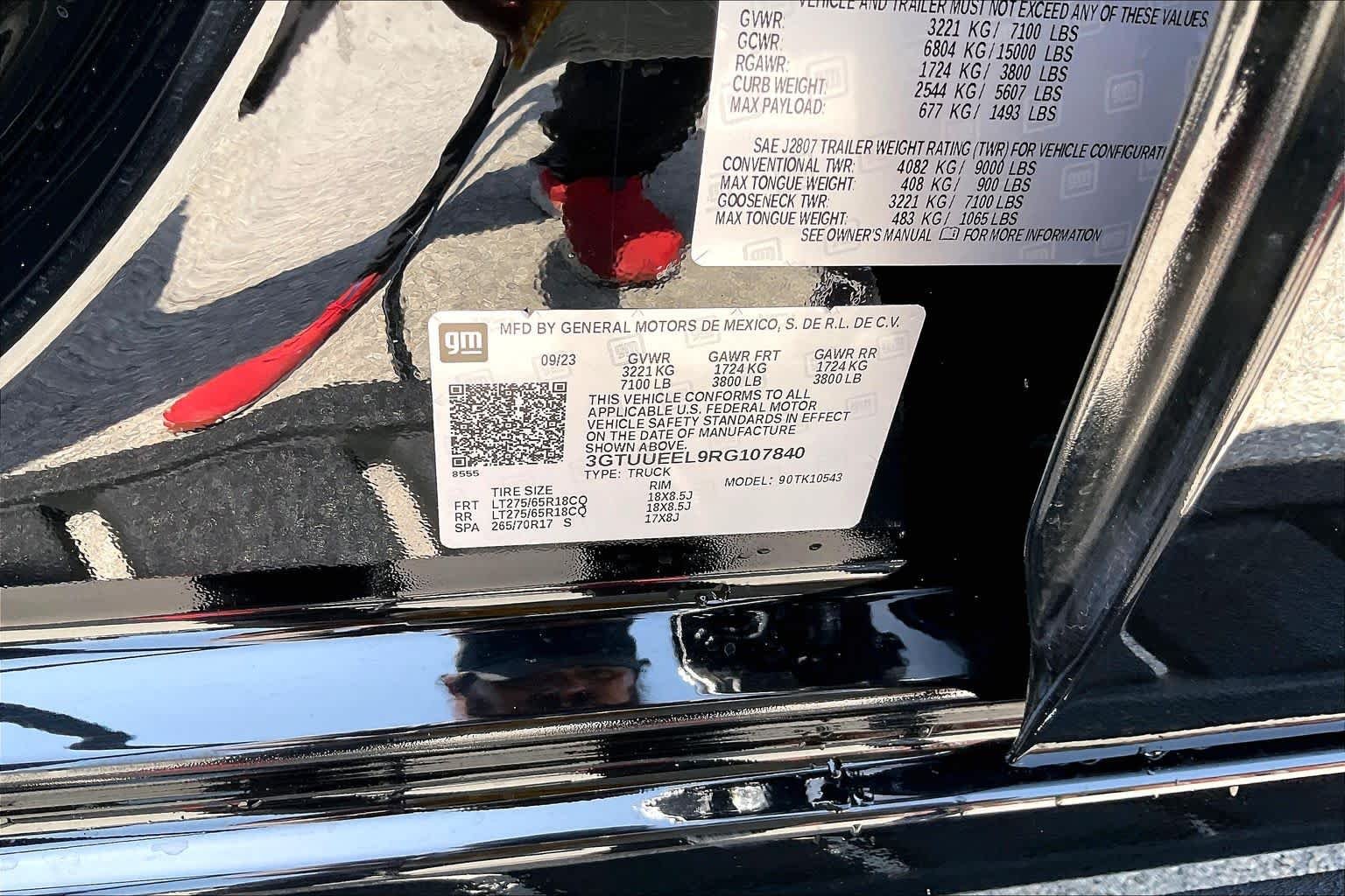 Used 2024 Onyx Black GMC AT4 image 34