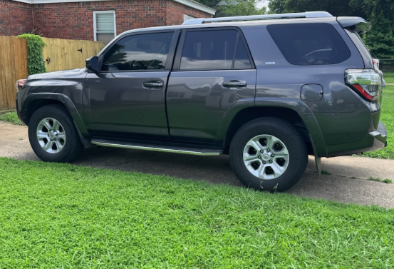 Used 2018 Gray Toyota SR5 image 2