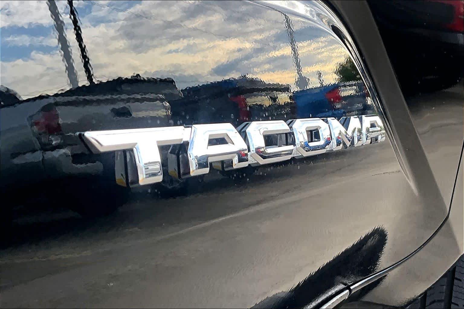 Used 2026 Black Toyota SR5 image 10