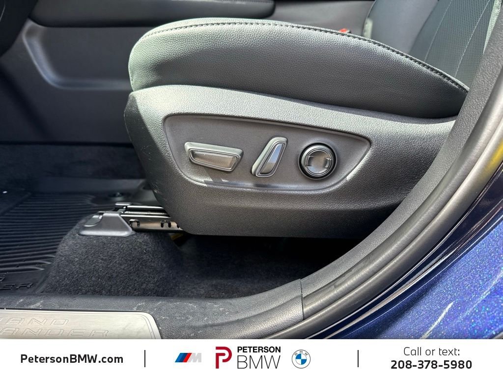 Used 2025  Toyota Limited image 21