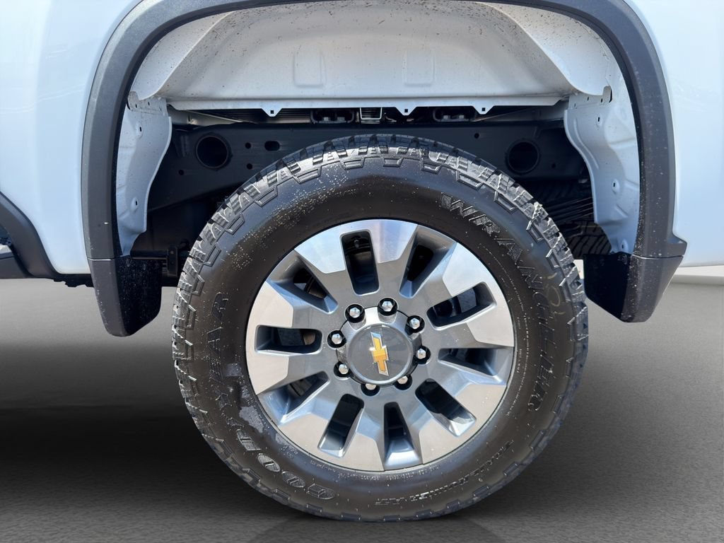 New 2026 Summit White Chevrolet Custom image 21