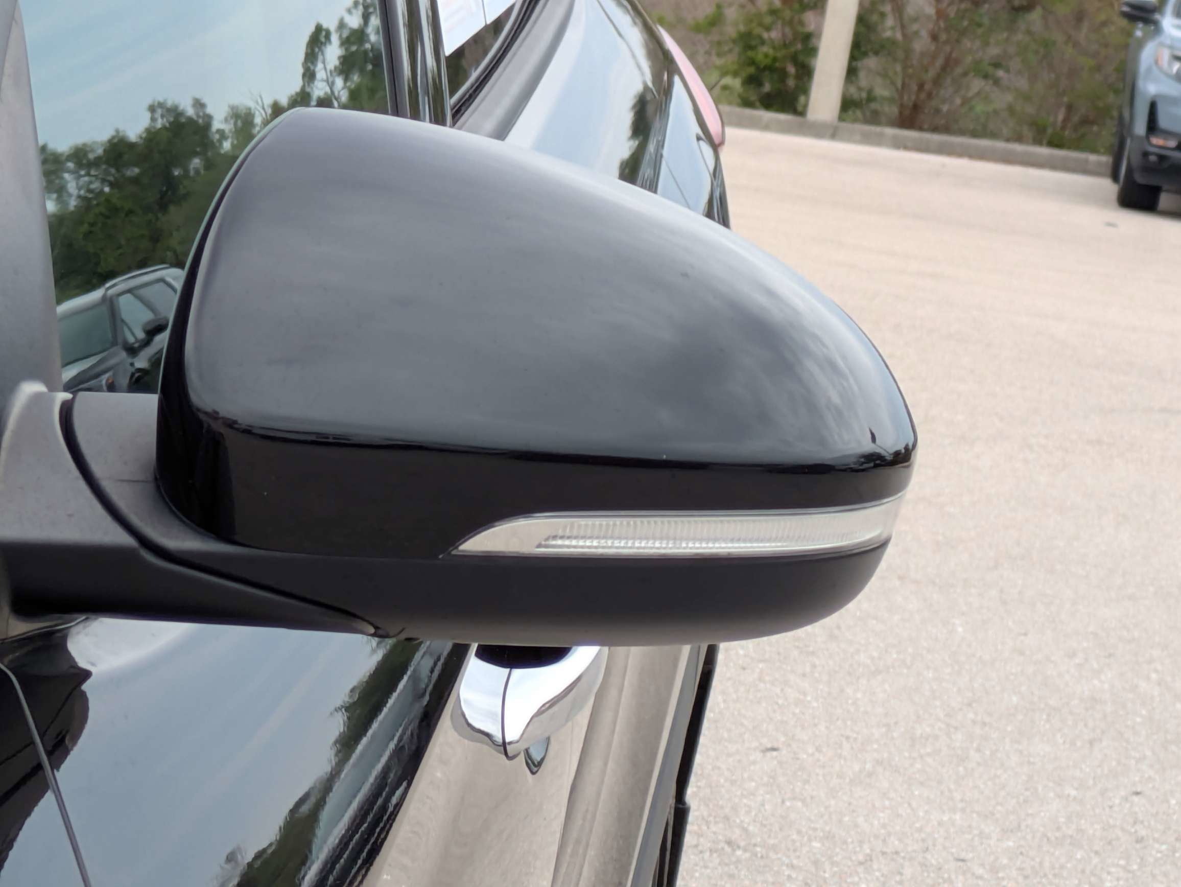 Used 2018 Black Noir Pearl Hyundai Limited image 12