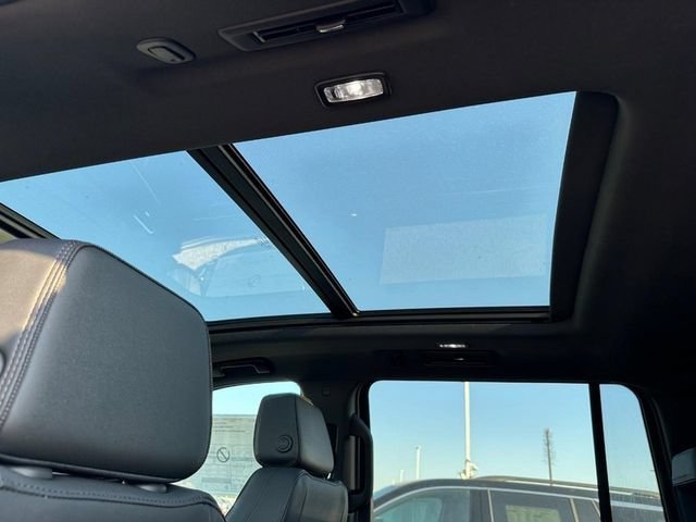 2026 Chevrolet Suburban High Country - Photo 7