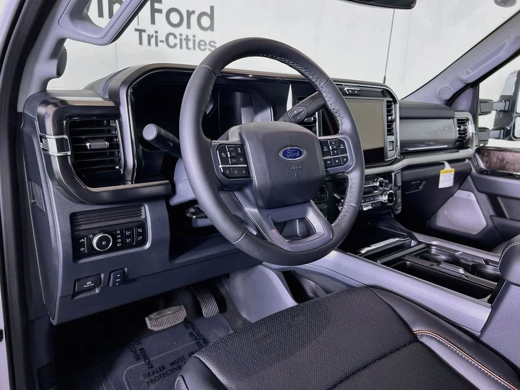 New 2026 Oxford White Ford Lariat image 3
