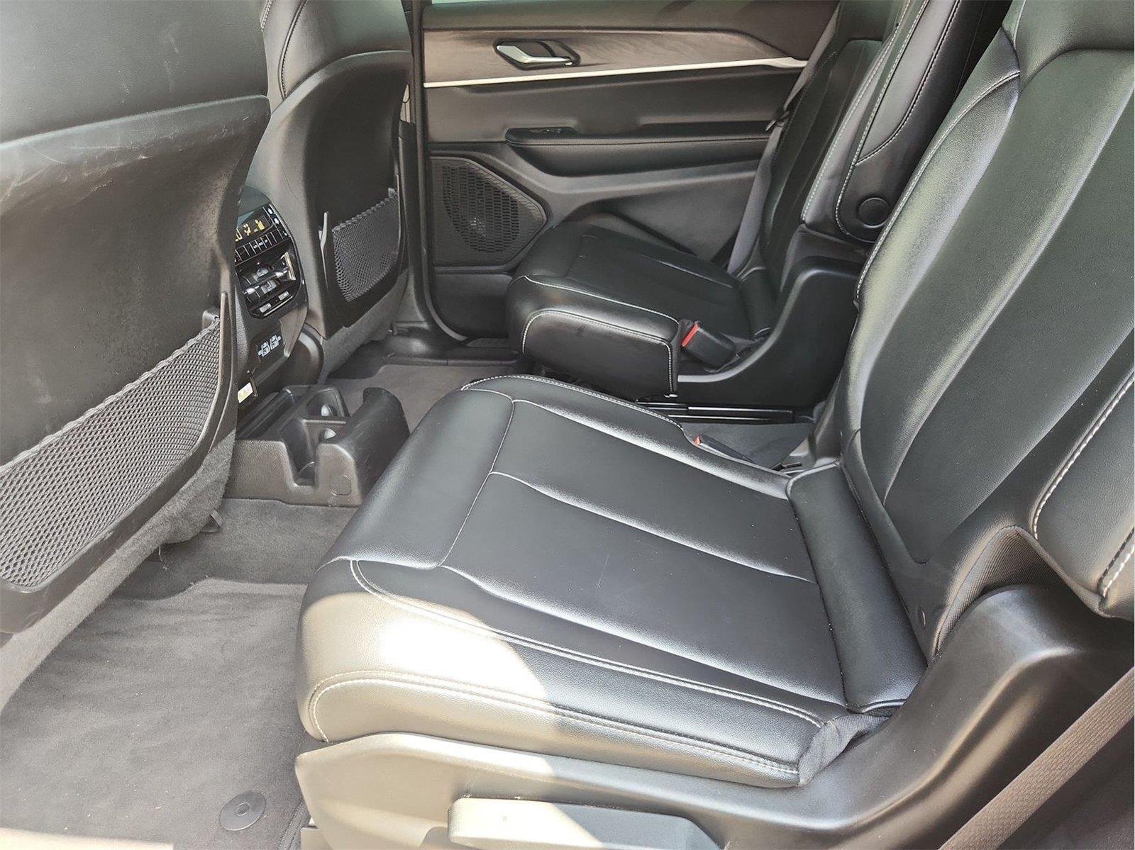 2025 Jeep Grand Cherokee L photo 24 of 34