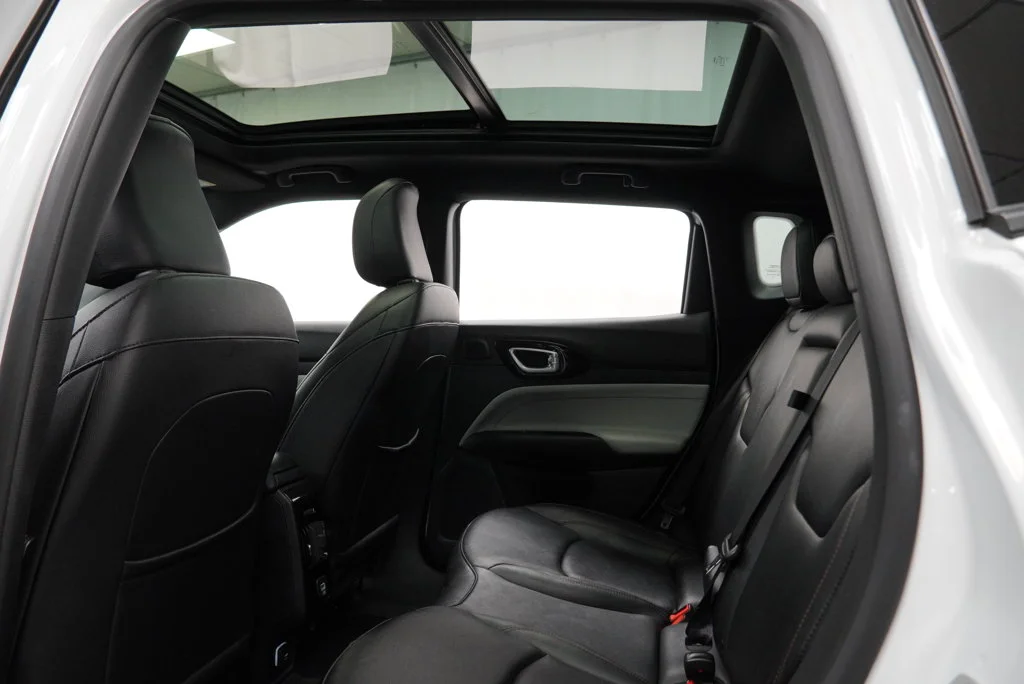 Used 2024 White Jeep Limited image 5