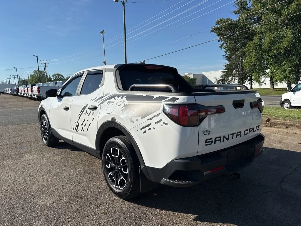 Used 2024  Hyundai SEL image 3