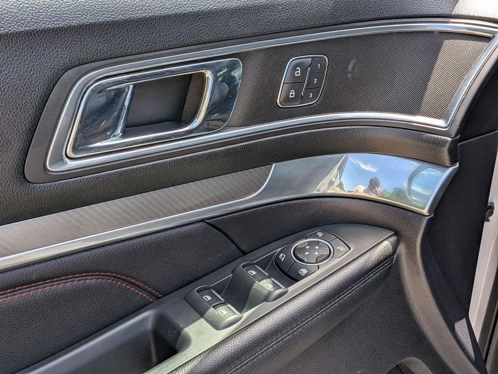 Used 2019 White Ford Sport image 14