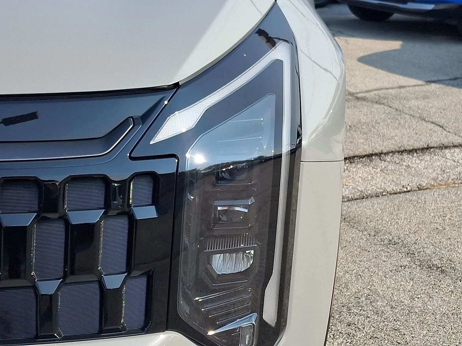 New 2026 Gray Kia X-Line image 7