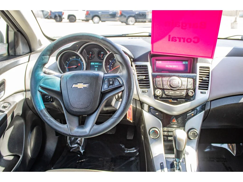 Used 2015 Summit White Chevrolet LS image 22